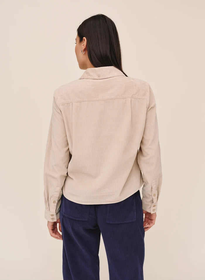 BELLA DAHL LONG SLEEVE PATCH POCKET WORK SHIRT - OAT