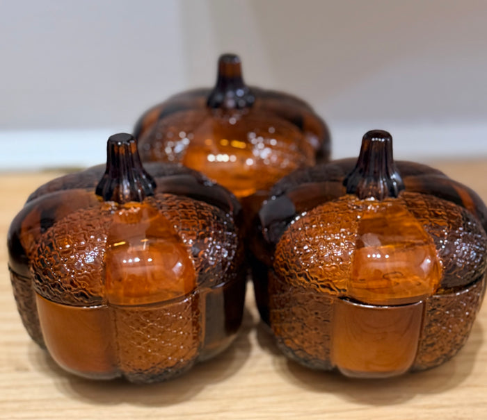 DARK AMBER PUMPKIN CANDLE - SOUTHERN OAK