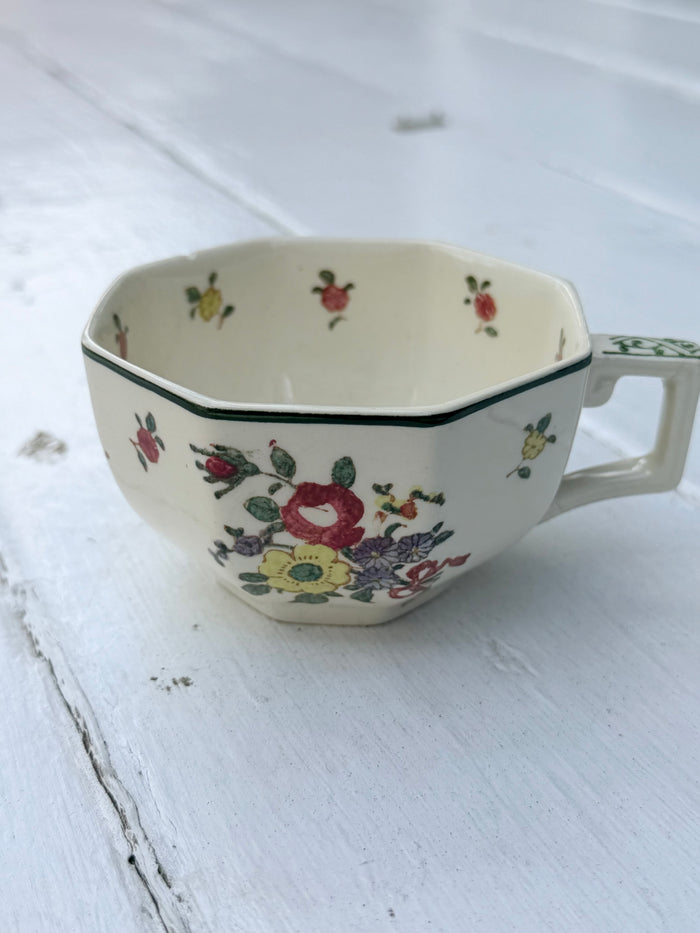LEEDS SPRAY COFFEE CUP