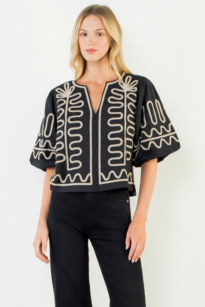 PUFF SLEEVE EMBROIDERY TOP