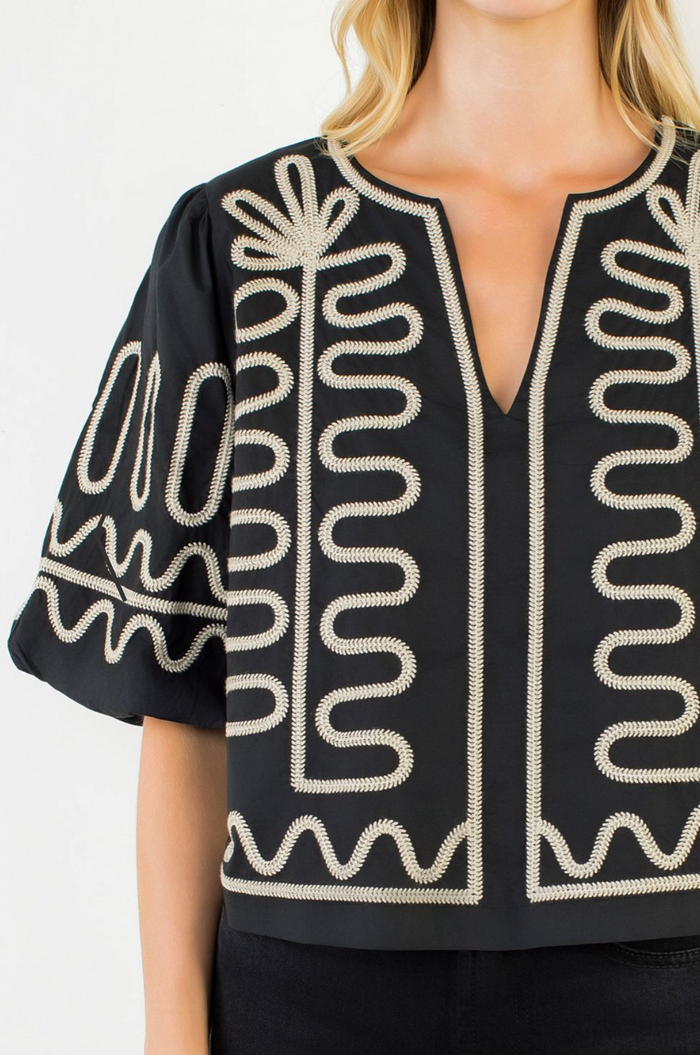 PUFF SLEEVE EMBROIDERY TOP