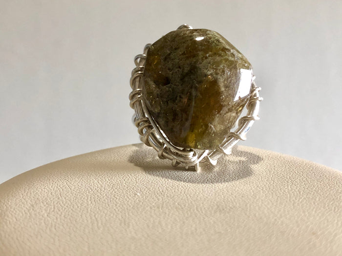 SILVER+GREEN GARNET RING