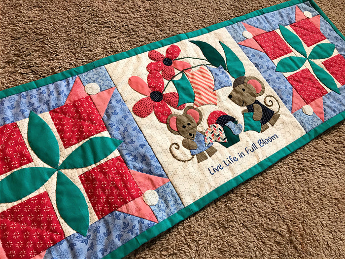 Suzy's Table Runner Series- Full Bloom