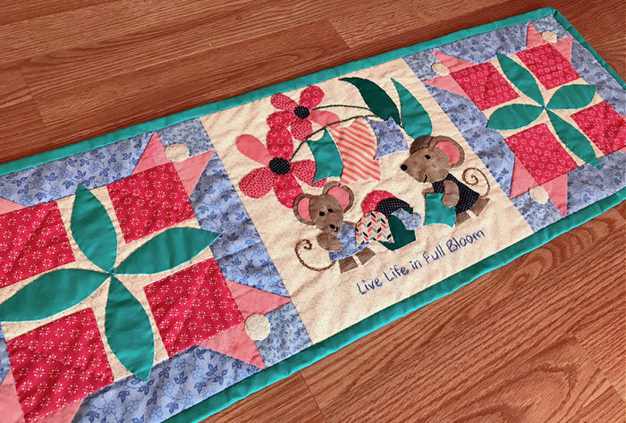 Suzy's Table Runner Series- Full Bloom