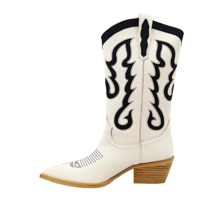 Yaya Boots, Bone
